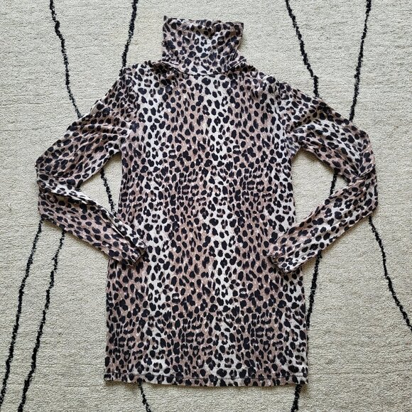 A PEA IN THE POD Turtleneck Leopard Print Maternity Shirt - size M - Picture 1 of 2
